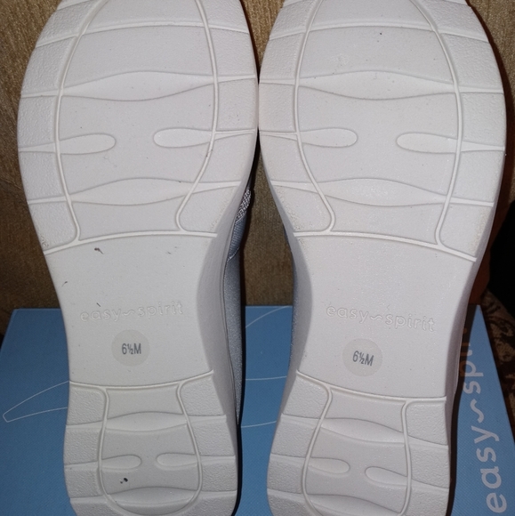 EASY SPIRIT SHOES COMFORT SLIP ON FLATS LIGHT GRAY SIZE 6.5M - Picture 5 of 7